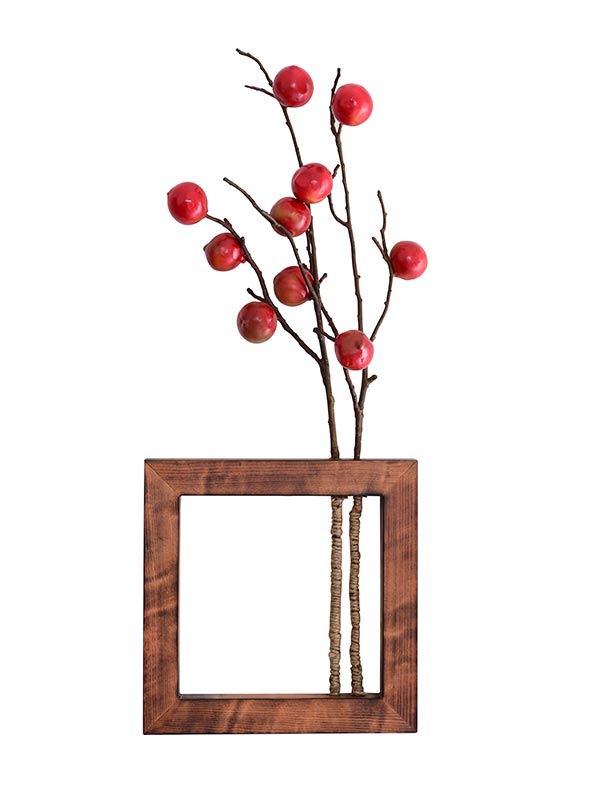 RED BERRY WALL PLANTER
