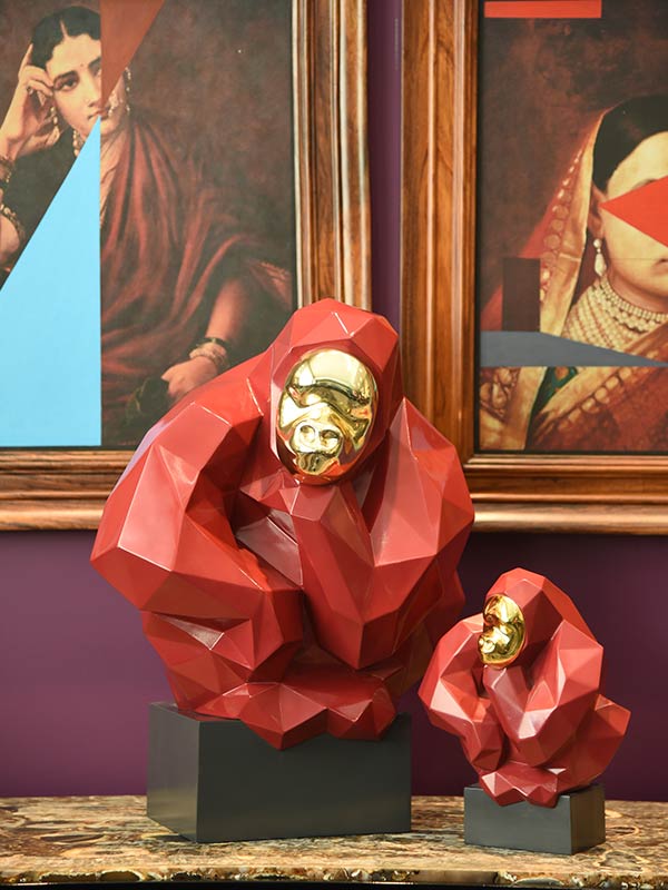 WANDERING GORILLA SCULPTURE