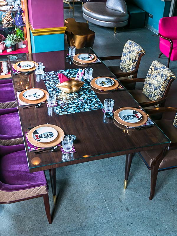 AERO DINING TABLE