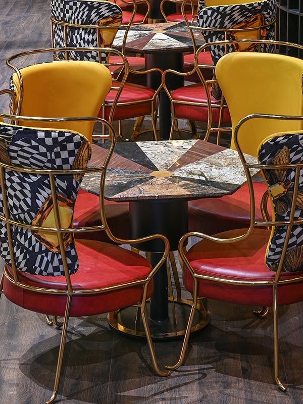 BROOKS DINING TABLE
