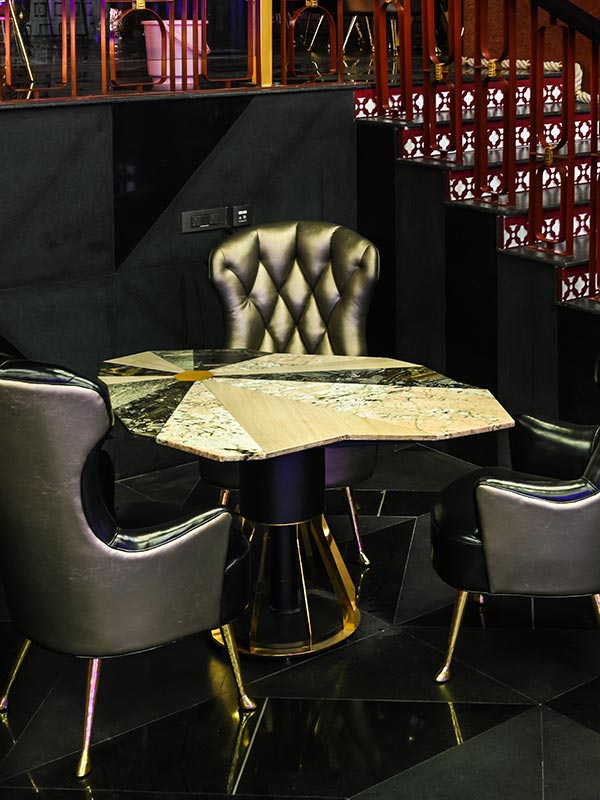 MORGAN DINING TABLE
