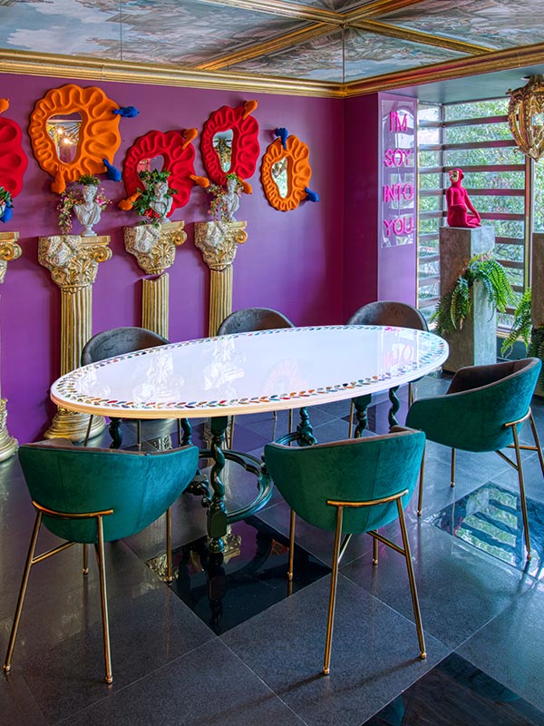 KINGPIN DINING TABLE