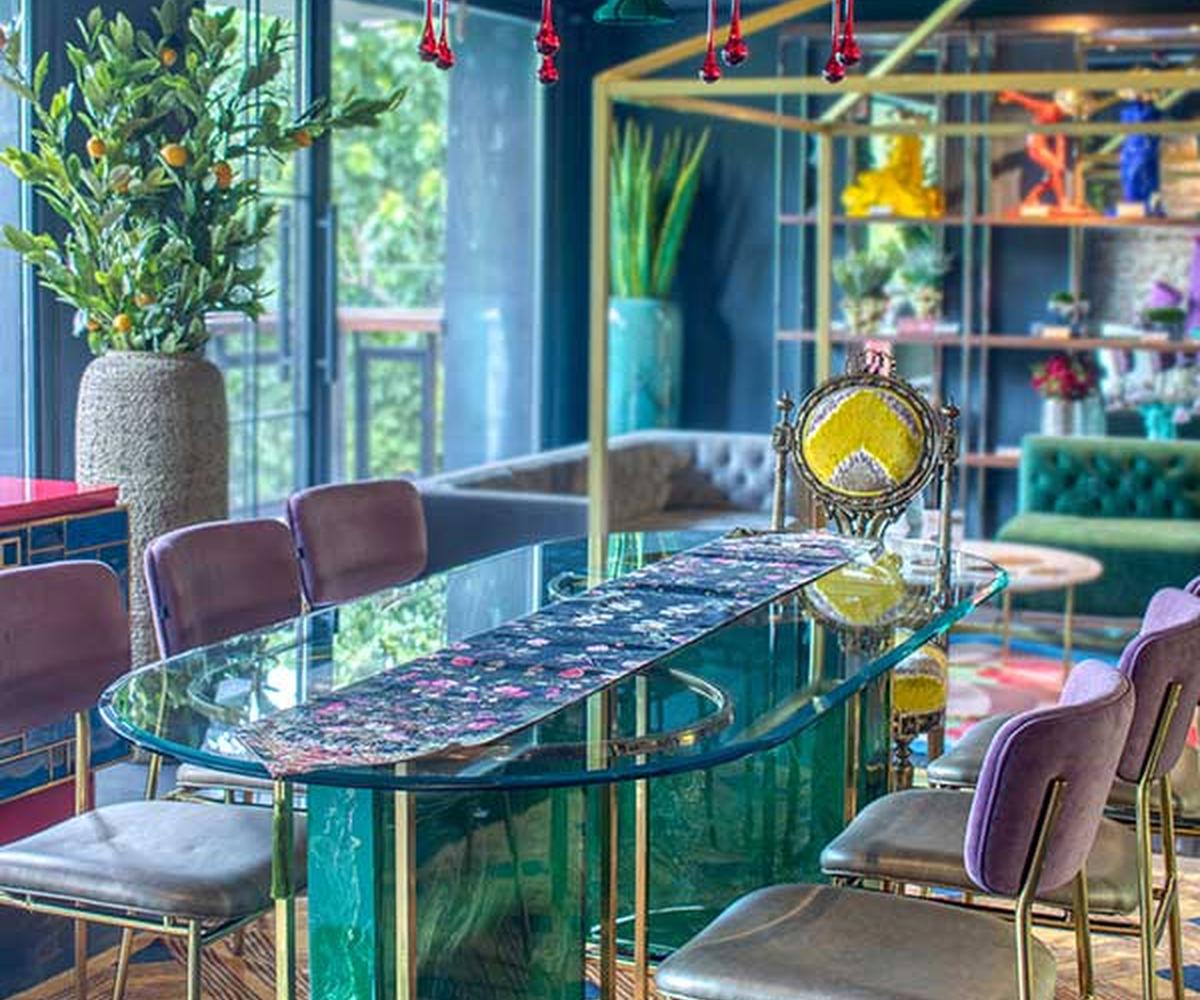 LEON DINING TABLE