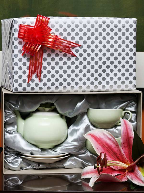 BLOSSOM GREEN TEAPOT AND CUP SET